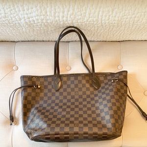 Louis Vuitton Neverfull MM Bag